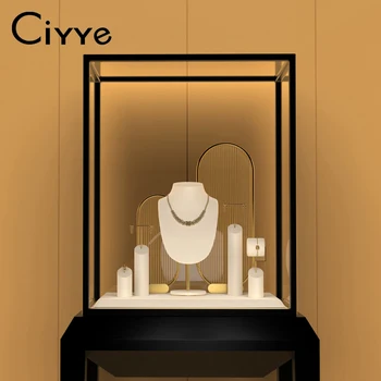 Бежовата витрина бижута Ciyye, поставки за колиета, обеци, пръстени, Подпори за показване на бижута с метален рафт от микрофибър