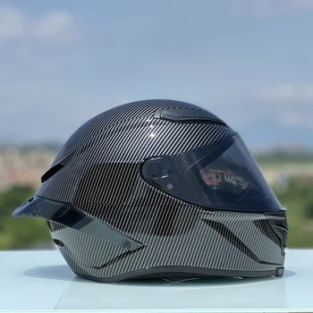 Ново записване, черна каска, изработени от въглеродни влакна със злато шапка, каска на мотоциклет с голям спойлером, Casco, мотоциклет шлем Capacet