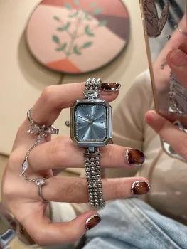 Луксозни дамски часовник с темпераментным циферблат с диаманти, Изискан и модерен дизайн на гривна и каишка, дамски ежедневни часовници с метална каишка