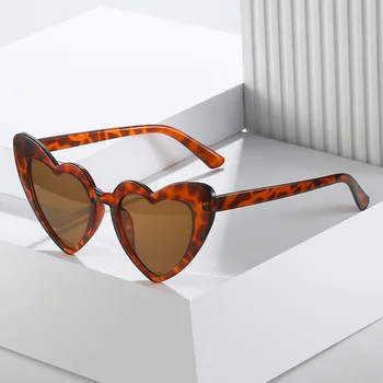 2023 Нови европейски и американски дамски слънчеви очила са Модерни очилата във форма на сърце
