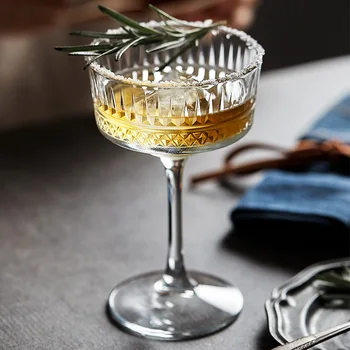 Креативен издълбани чаша за шампанско с широко гърло в европейски стил, чаша за мартини, чашата за домашен десерт, творчески чаша за коктейли